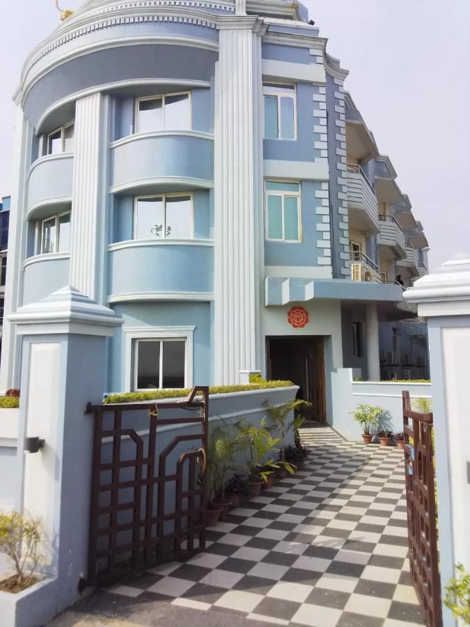 Hotel Prabhupada Puri Esterno foto